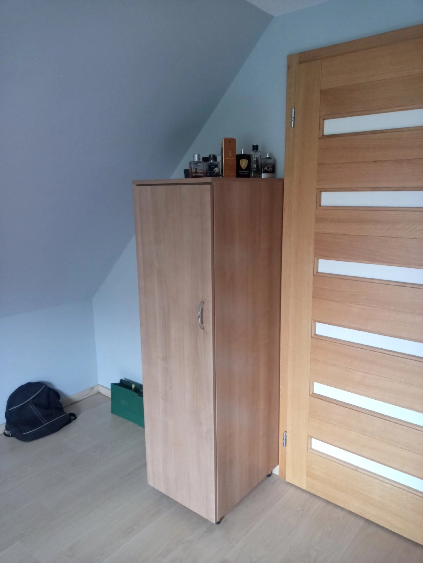 Egyedi szabású fából készült szekrény